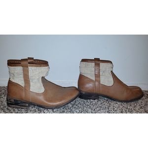 Tan brown Ankle booties